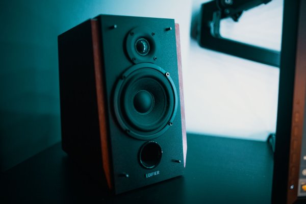 Czy warto kupować sprzęt audio z outletu lub odnowiony?